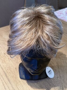 Short Layered Women’s Wig in Light Ash Blonde